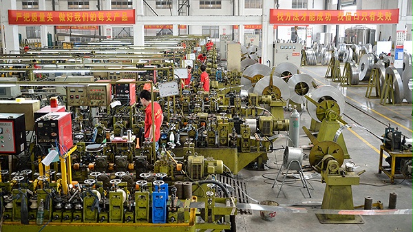 管鋼強產品生產一角